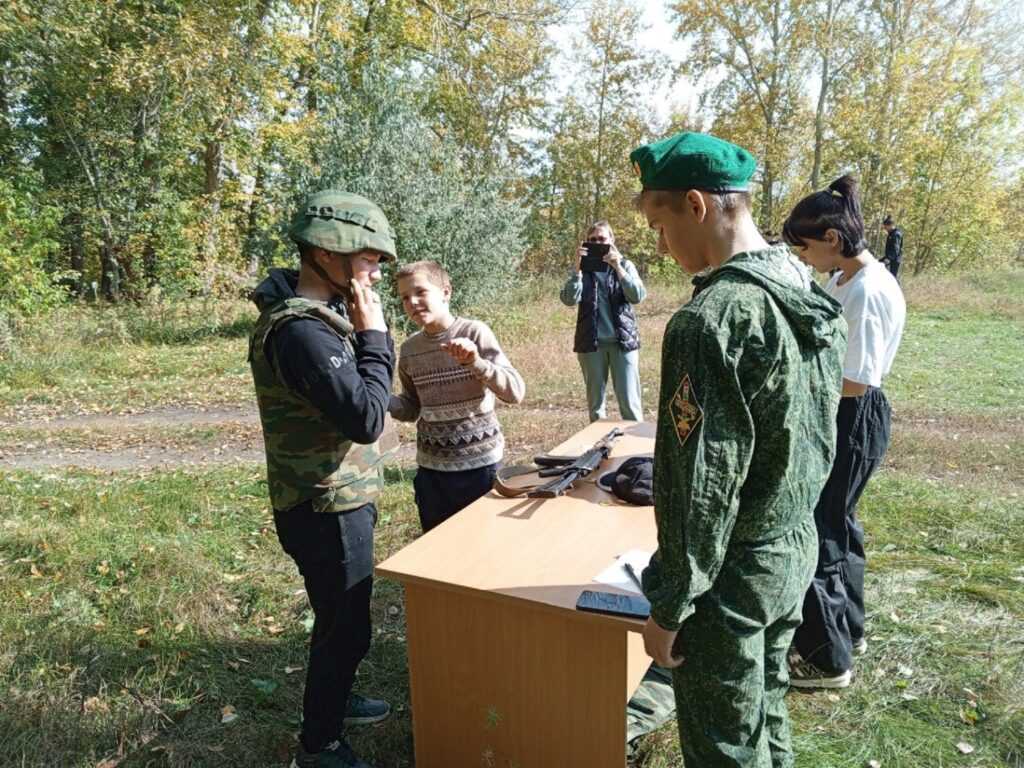 Варненские школьники стали инструкторами военно-патриотической игры «Зарница»  - Советское село